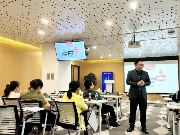 “中小企业服务乡镇(园区)行”于扬州北大科技园成功举办，聚焦财务咨询助力企业发展